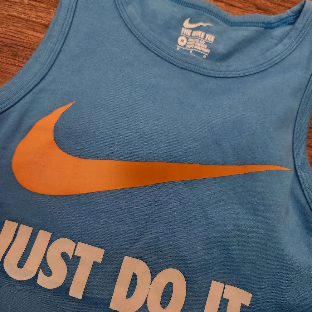 Nike tank size